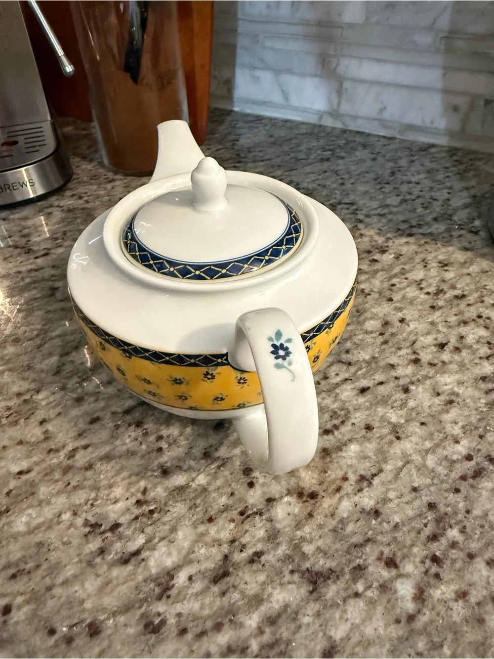 Vintage Vista alegre Portugal teapot yellow pattern